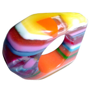 R0151 - RESIN RING LIQUORICE POP ART "MISTICO"