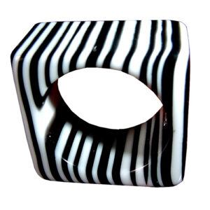 R1983 - RESIN RING POP SQUARE
